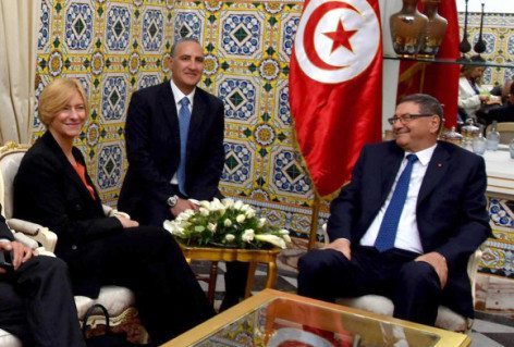 Tunisia: Pinotti incontra il Primo Ministro, Habib Essid (Difesa.it)