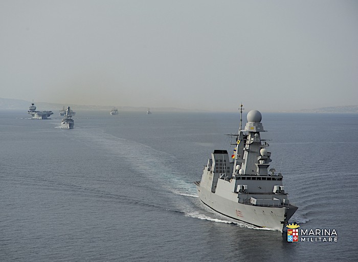 Marina Militare: nave Andrea Doria in addestramento con il gruppo navale inglese e la portaerei HMS Queen Elizabeth