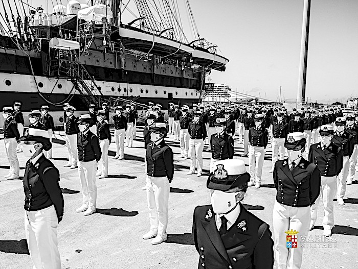 Marina Militare: la Nave scuola Amerigo Vespucci in sosta a Porth Mahon nelle Baleari