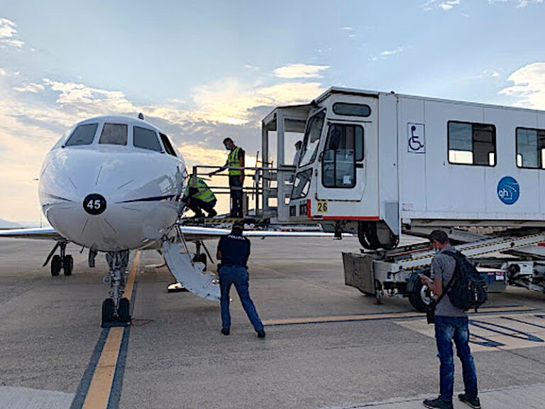 AM: bimbo trasportato in volo da Palermo a Genova per cure specialistiche