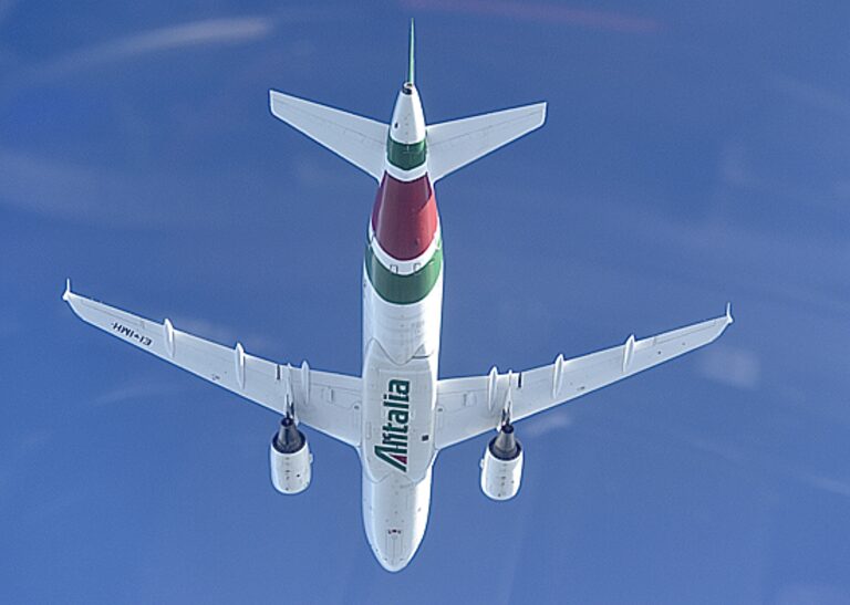 Alitalia compagnia più puntuale d’Europa e terza al mondo nel 2020