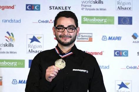 Kévin Sanchez, ispettore qualità Airbus, riceve la medaglia d’oro per la manutenzione aeronautica al Worldskills