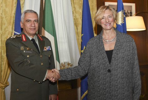Il Ministro Pinotti riceve il Presidente del Comitato Militare UE (Difesa.it)