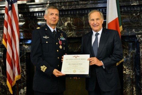 “Legion of Merit” al Generale Fantuzzi (Il portale dell’Aeronautica Militare)