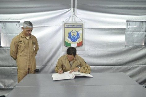 Il Generale Lodovisi in visita ad Al Minhad (Il portale dell’Aeronautica Militare)