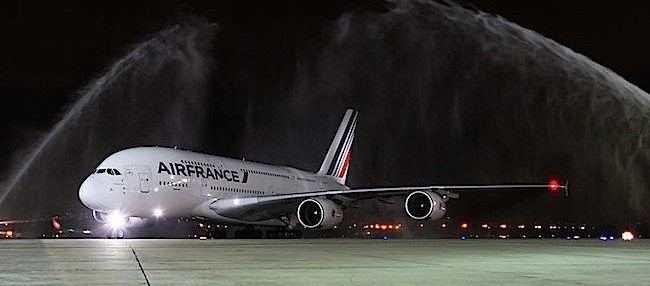 800x600_1471955285_First_A380_commercial_flight_to_Rio_de_Janeiro___2_