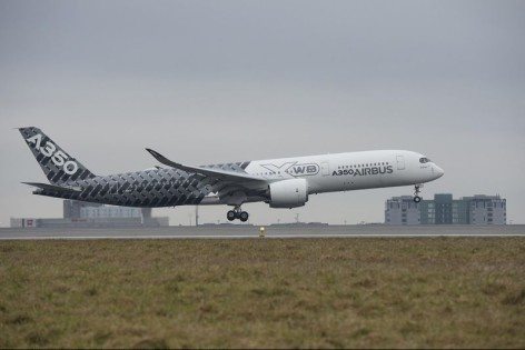 L'atterraggio dell'A350 XWB a Parigi