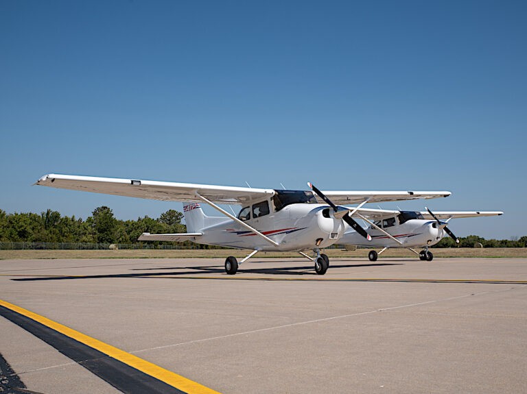 Textron Aviation annuncia l’ordine di 55 Cessna Skyhawks per addestrare i piloti della ATP Flight School