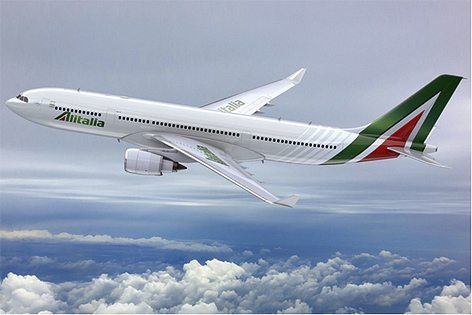 L'A330 Alitalia dotato di nuova livrea (foto Alitalia)