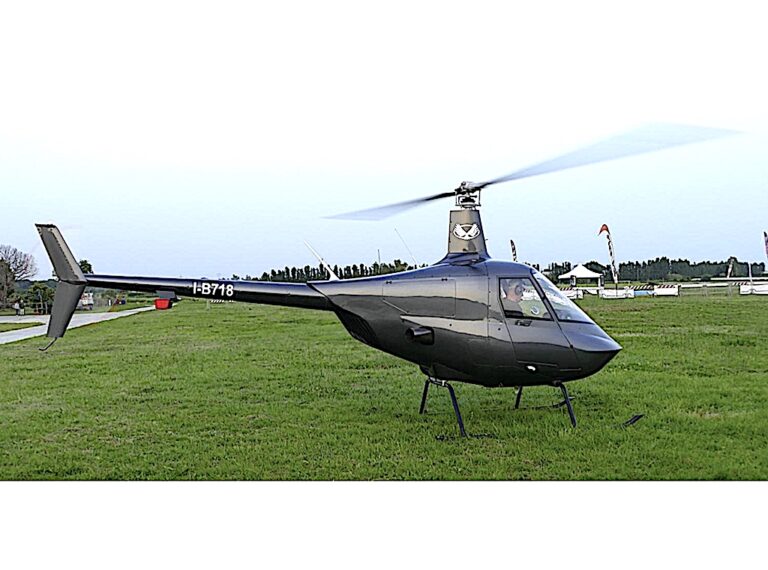 E’ italiano il primo elicottero ultraleggero con turbina aeronautica