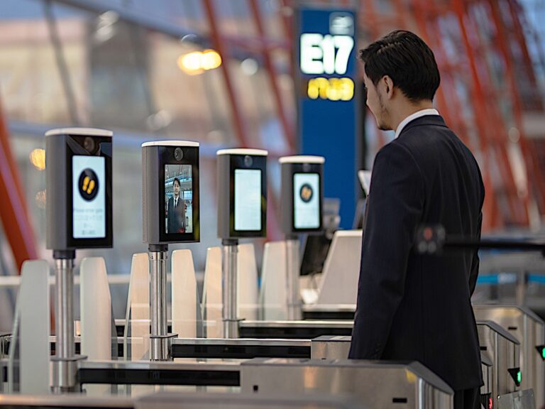 Trasporto aereo del futuro: la biometria è la chiave per viaggi più digitali