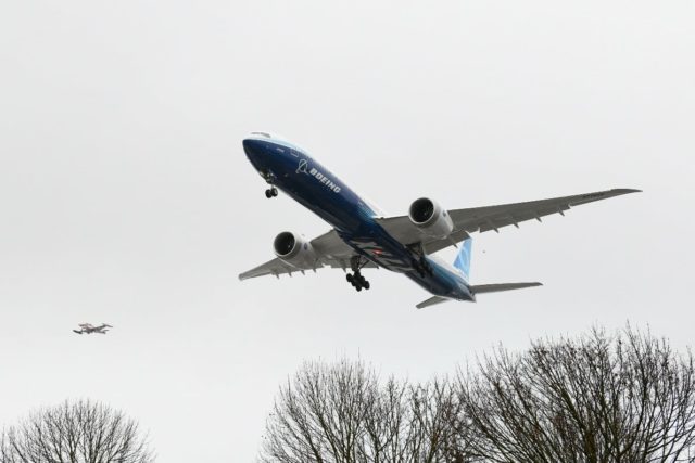 Il nuovo Boeing 777X al suo primo volo