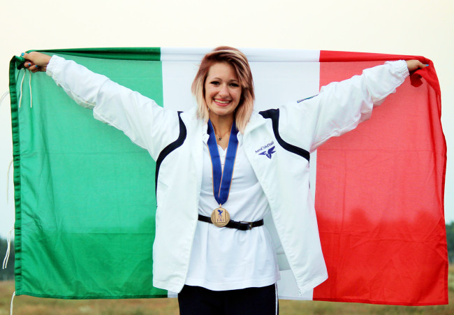 Claudia Scaramella dell'AeCLugo dopo il successo ai Mondiali 2014 (foto Scaramella)