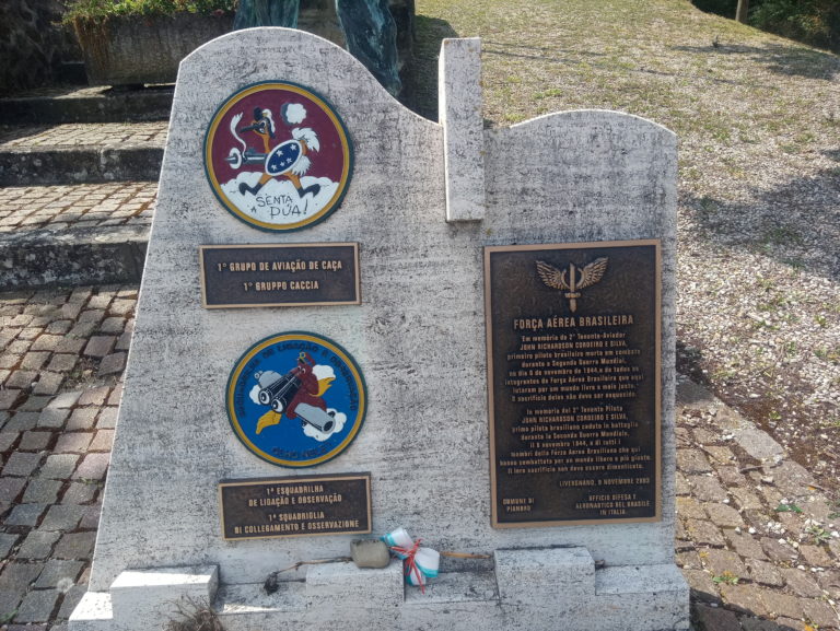 Storia e aviazione: il monumento ai caduti di Livergnano
