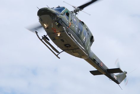 Un passeggero della Costa “Fascinosa” con grave emorragia interna soccorso da un elicottero AB212 dell’Aeronautica Militare