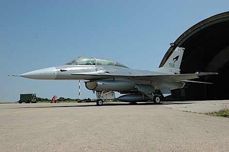 Rivive all’aeroporto militare di Cervia l’ultimo F-16 come “gate guardian”