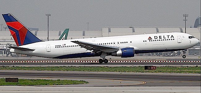 Delta 767-300ER foto Konstantin von Wedelstaedt Wikimedia Commons
