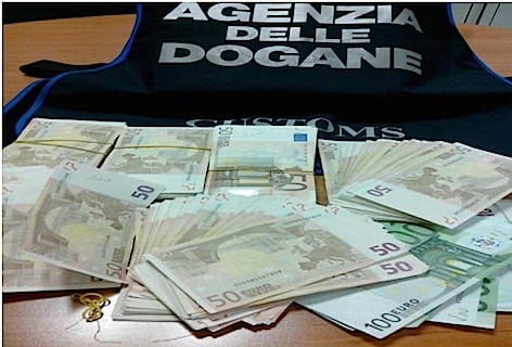 Agenzia delle Dogane e Guardia di Finanza: attività a contrasto di illeciti valutari in aeroporti italiani