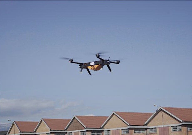 Leonardo: prima dimostrazione in Italia per il trasporto cittadino di merci pesanti con un drone elettrico