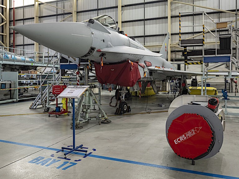 Leonardo consegna a BAE Systems il primo radar ECRS Mk2 per l’integrazione sul Typhoon