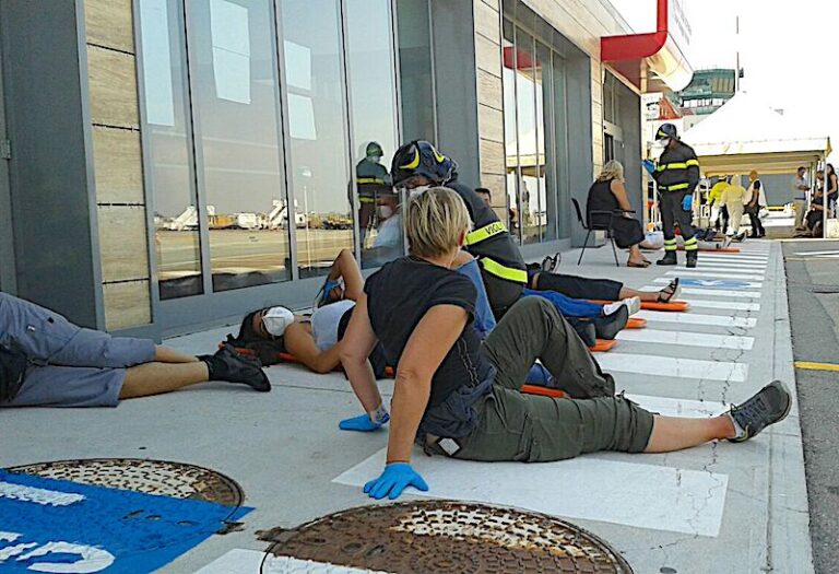 Aeroporto di Bologna: simulato incidente aereo in uno scenario pandemico