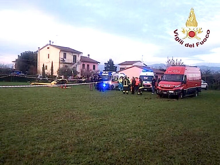 Prato: elicottero ultraleggero urta i cavi dell’alta tensione e precipita