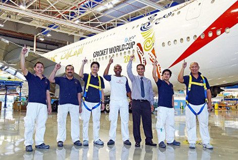 Alla Emirates le decalcomanie sugli aeroplani sono opere d’arte dei suoi ingegneri