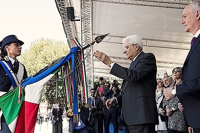 Fondazione Polizia Mattarella Gabrielli bandiera