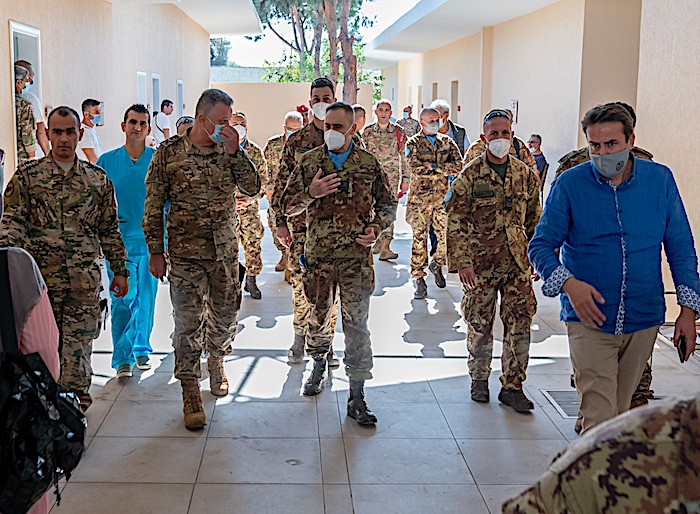 I Caschi Blu italiani della missione UNIFIL donano medicinali e materiale sanitario alle Forze Armate libanesi