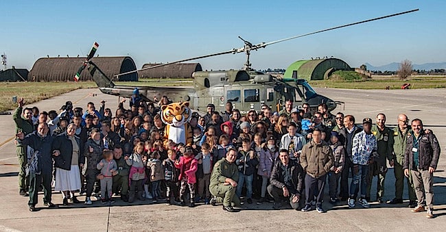 foto-di-gruppo-con-il-personale-del-9-stormo_1