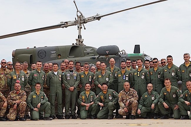 Foto di gruppo della rappresentanza italiana con il Generale Lodovisi