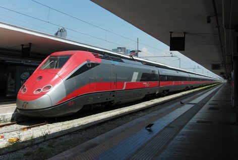 Alitalia e Trenitalia: accordo quadro per tariffe agevolate Treno–Aereo e vantaggi ai titolari delle diverse Carte Freccia