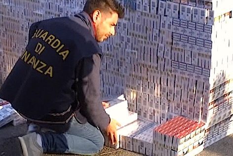 GUARDIA DI FINANZA CASERTA: OPERAZIONE “FUMO DELL’EST”. SCACCO MATTO AL COMMERCIO DI “BIONDE” ILLEGALI