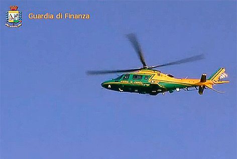 GdF Napoli: smascherato nuovo sistema per contrabbandare sigarette dall’Est. Sequestro di  9 tonnellate e due arresti