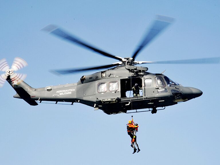 Aeronautica Militare: gli Aerosoccorritori del 15° Stormo si brevettano operatori subacquei