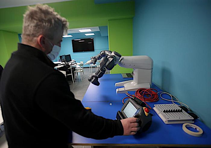 Nasce a Monza il primo laboratorio in Italia con robot collaborativi