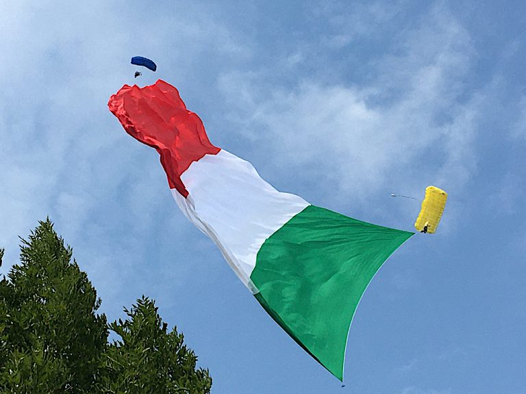 ENAC: pubblicata la nota informativa per attività degli aeromobili nelle zone di lancio paracadutisti