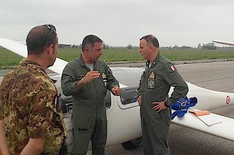 il-gen-nuzzo-in-una-fase-pre-volo