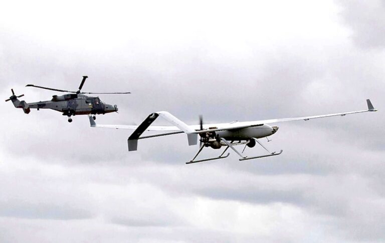 Leonardo: dimostrata nel Regno Unito la capacità d’integrazione operativa tra elicottero AW159 e “UAV”