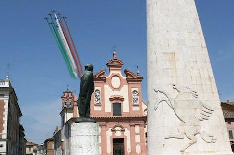 A LUGO IL SORVOLO DELLE FRECCE TRICOLORI  PER RICORDARE FRANCESCO BARACCA