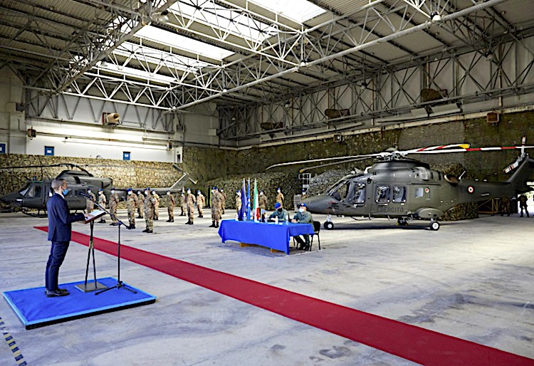 Leonardo consegna il primo elicottero AW169 da addestramento per l’Esercito Italiano