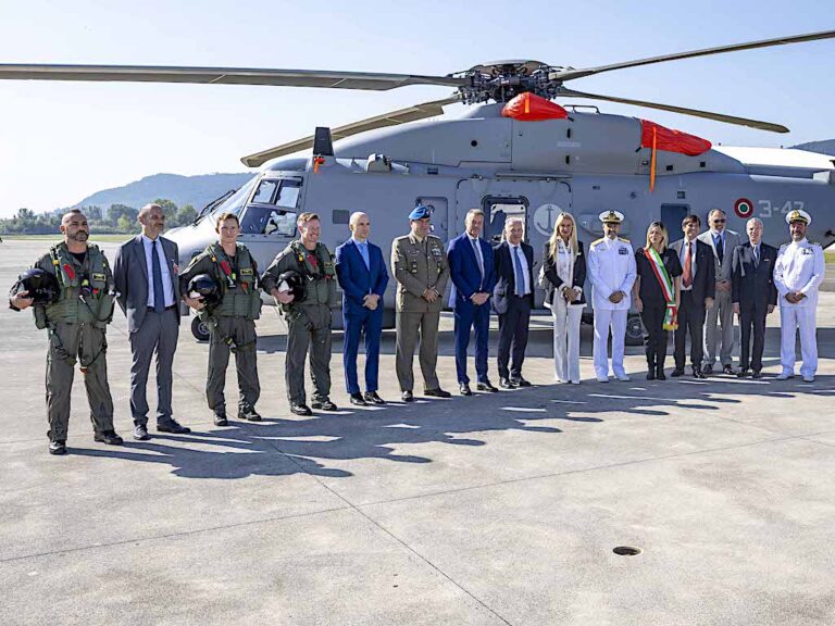 Completate le consegne di elicotteri alla Marina Militare Italiana e ultimato il centro di simulazione nella base di Maristaeli Luni