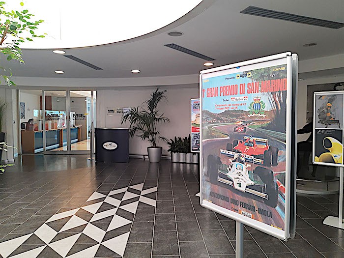 Imola is back: in mostra all’Aeroporto di Bologna i manifesti storici dei Gran Premi di Formula 1