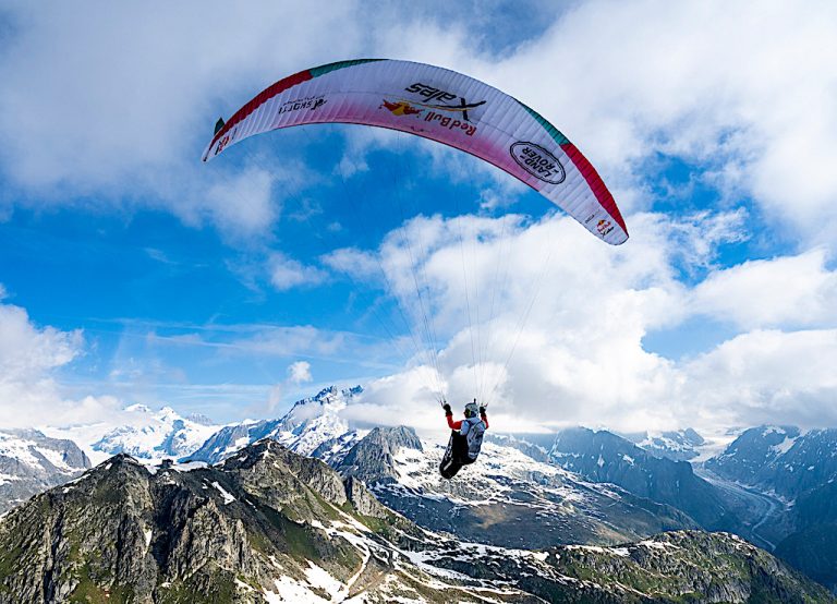 Red Bull X-Alps: dal 1° luglio sono aperte le iscrizioni per la gara d’avventura più dura al mondo, che attraverserà le Alpi a piedi e in volo con parapendio