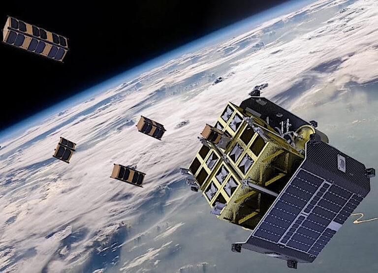 Spazio: cresce la filiera industriale italiana per i minisatelliti
