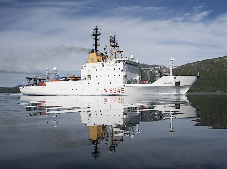 Marina Militare: Nave Alliance salpa per la campagna artica 2023