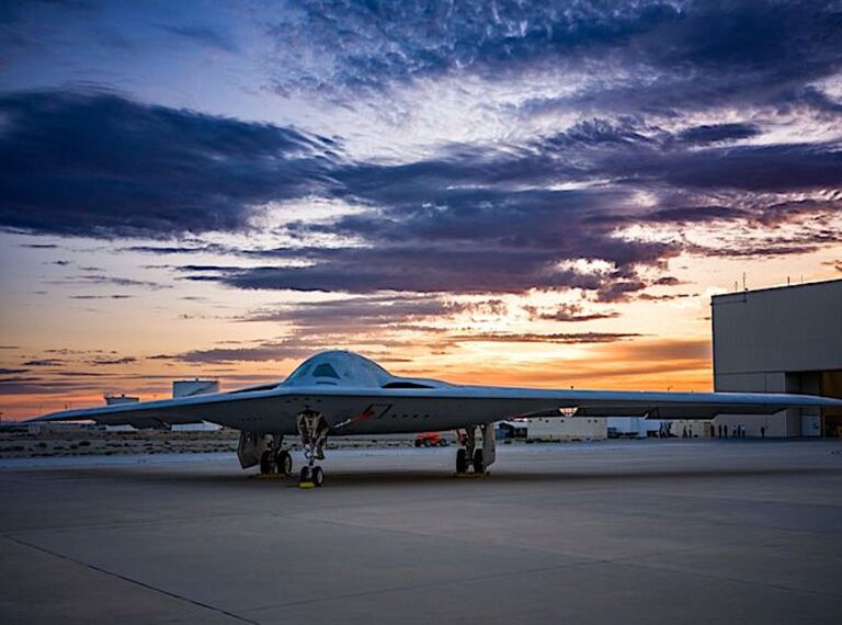 Il B-21 Raider di Northrop Grumman continua la progressione verso i test in volo