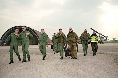 Gli allievi piloti del “Corso Sparviero V” dell’Accademia di Pozzuoli in addestramento al 9° Stormo