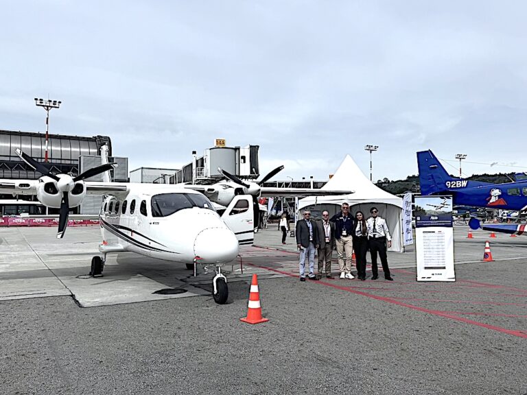 ll bimotore Tecnam P2012 riceve la certificazione aeronautica colombiana