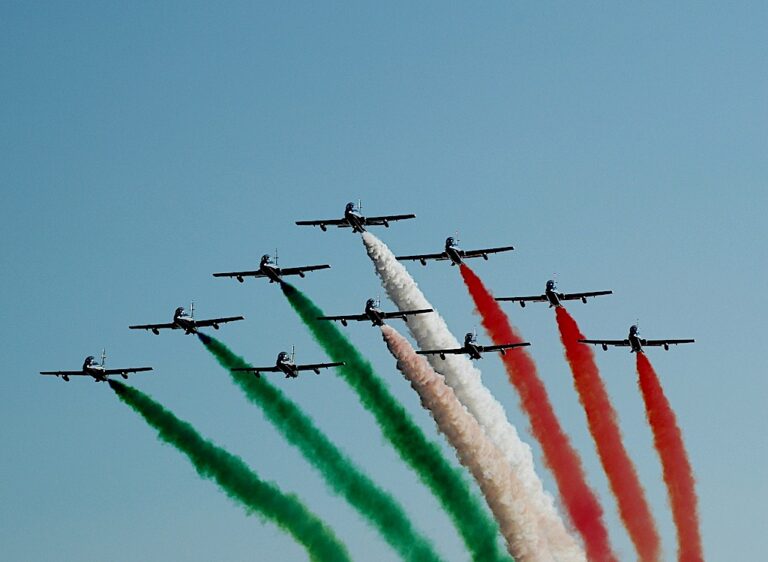 Enac: attività delle Frecce Tricolori e delle Red Arrows a Roma il 7 e 8 aprile